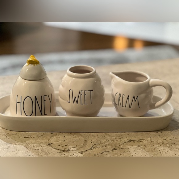 Rae Dunn “Bee” Collection 4 Piece Set. Cream, Sweet, Honey and Plate - Picture 1 of 10